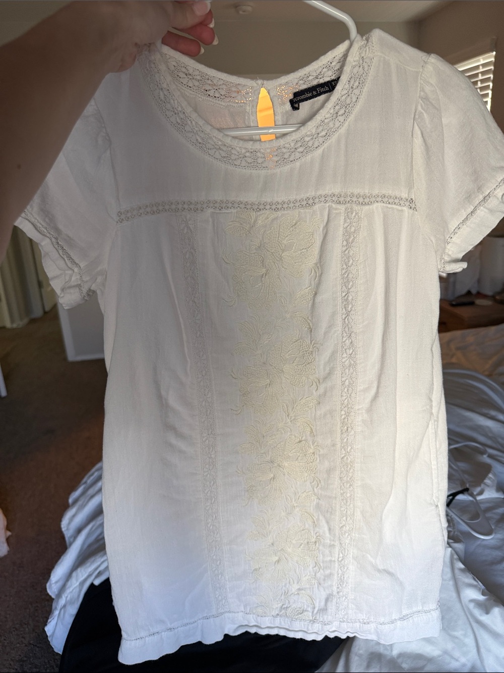 Abercrombie & Fitch White Short-Sleeve Embroidered Lace Tee